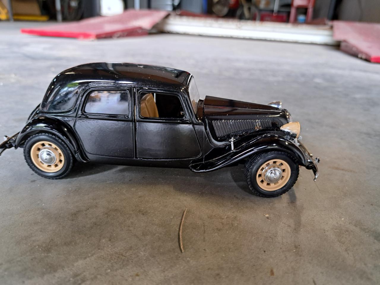 Modelauto Citroen T.A. 15 cv 1:24