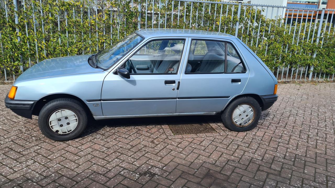 Peugeot 205 GR belastingvrij
