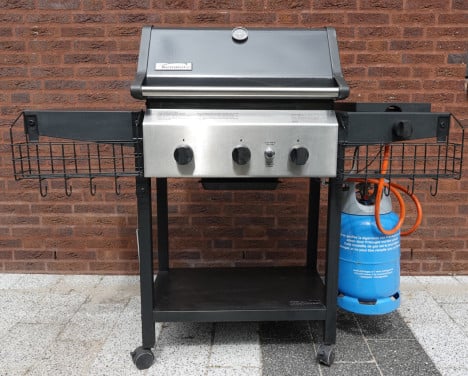 Nette BBQ Kenmore op gas incl gevulde gasfles, goede kwaliteit