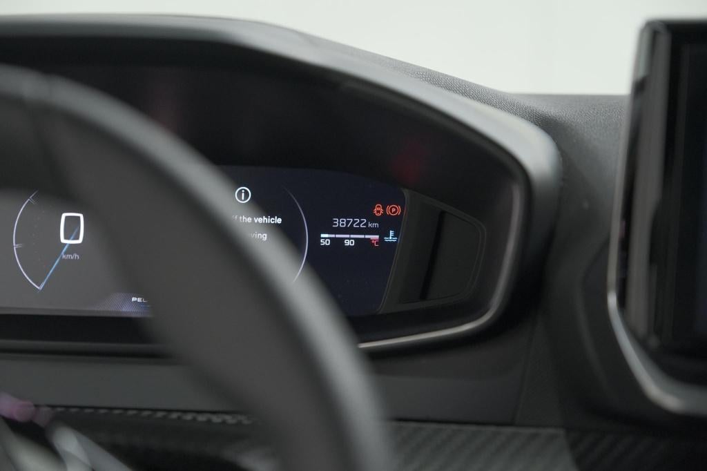 Peugeot 2008 puretech 100 allure | camera | navigatie | parkeersensoren | a