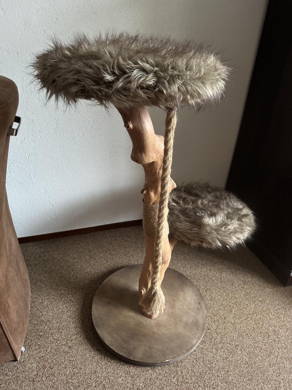 Krabpaal designed by Lotte