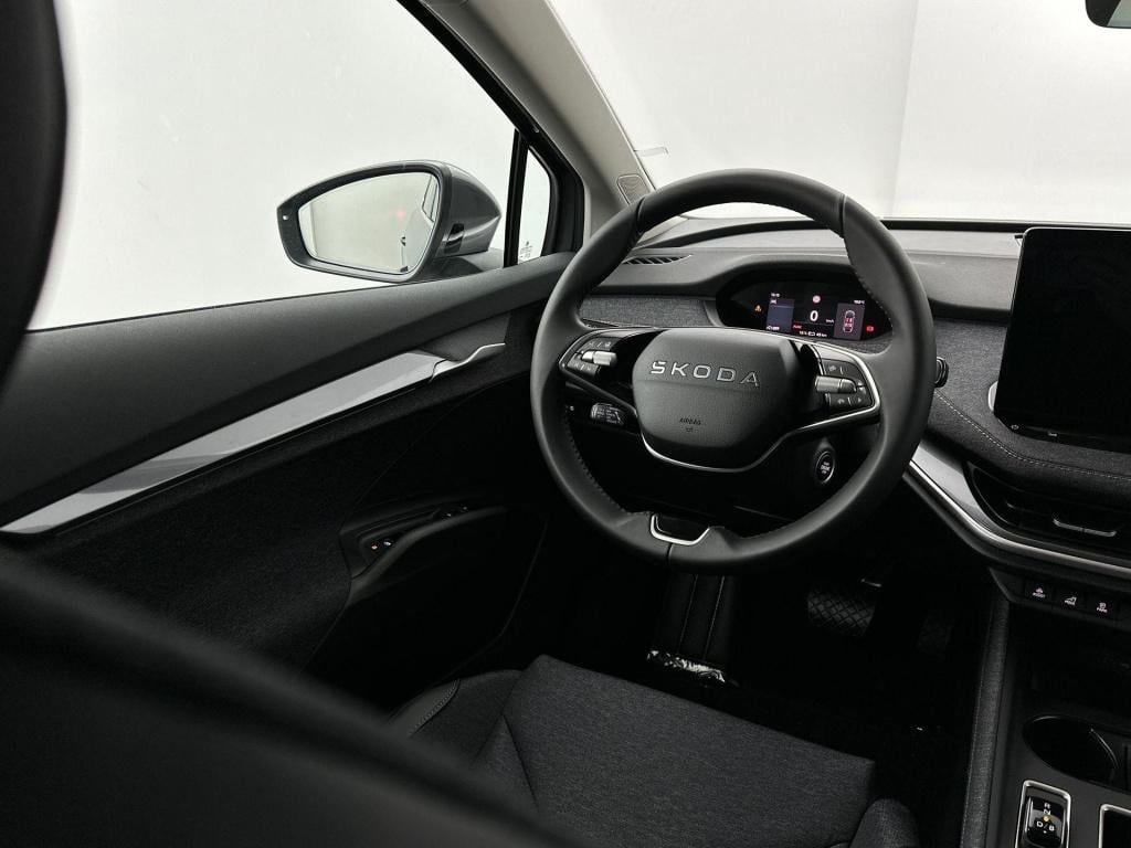 Skoda Elroq business edition tour elektromotor 150 kw / 204 pk