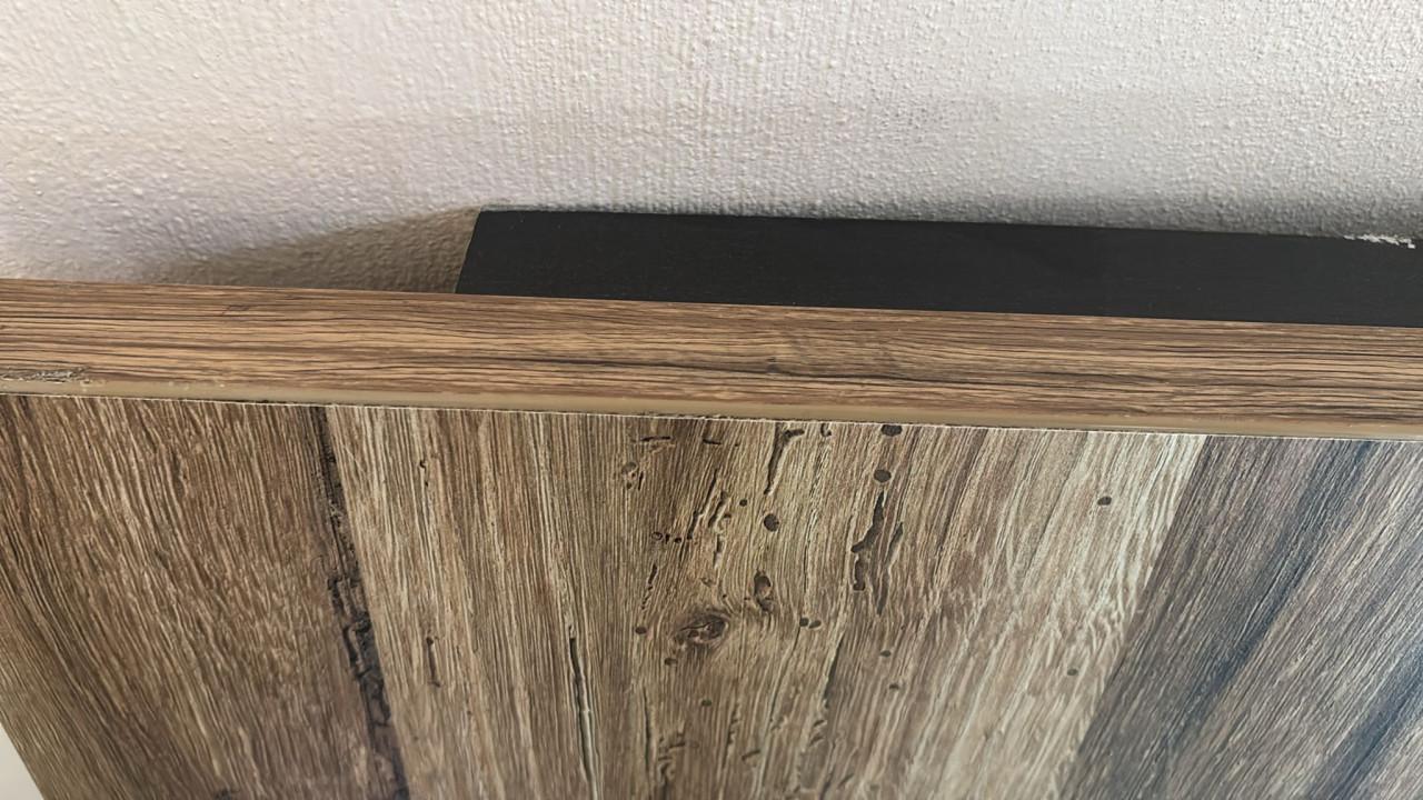 Eettafel L= 140 centimeter  B= 90 centimeter  H = 78 centimeter