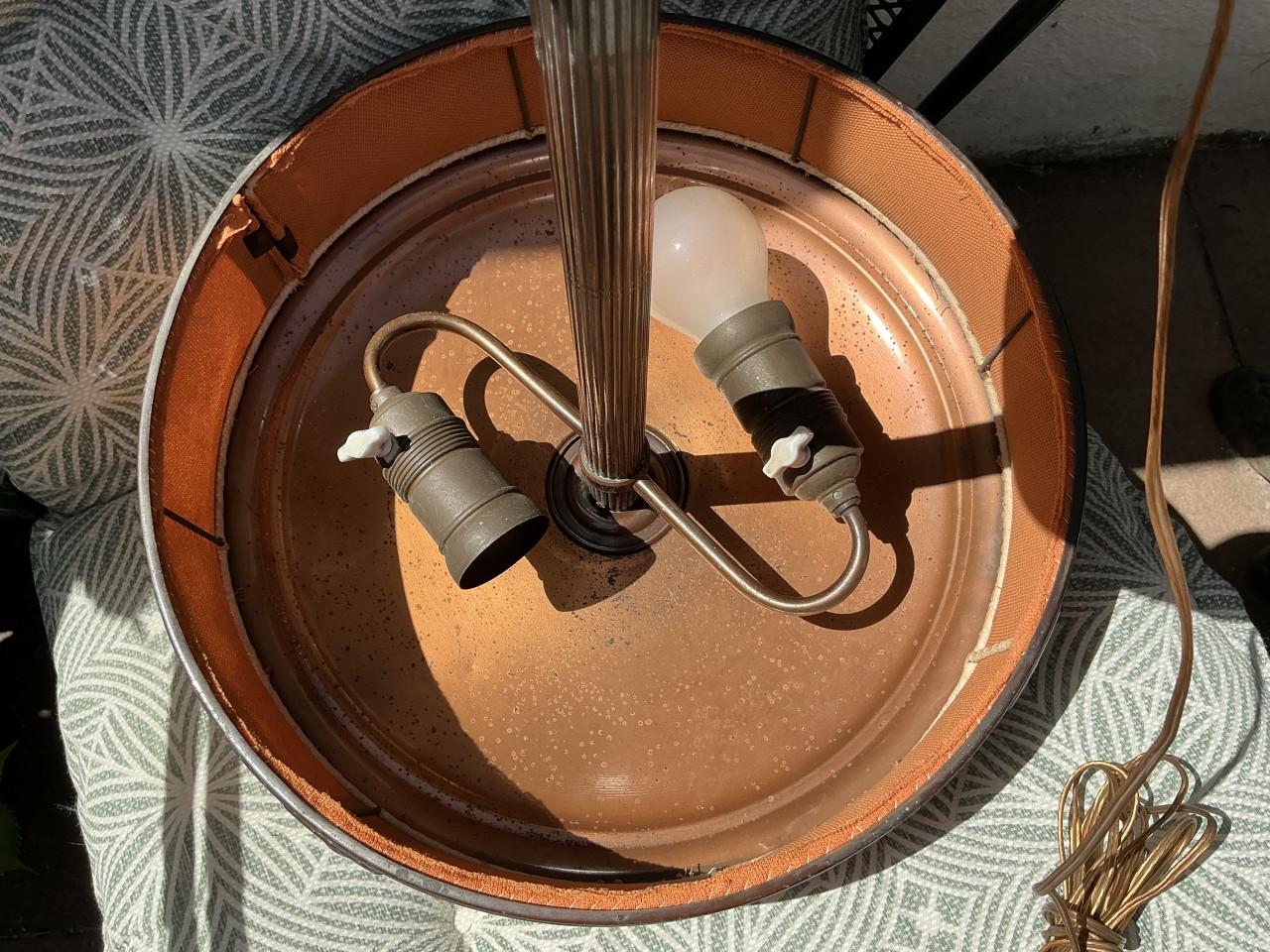 Amsterdamse school/ art deco lamp
