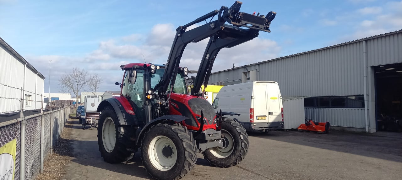 Valtra N114