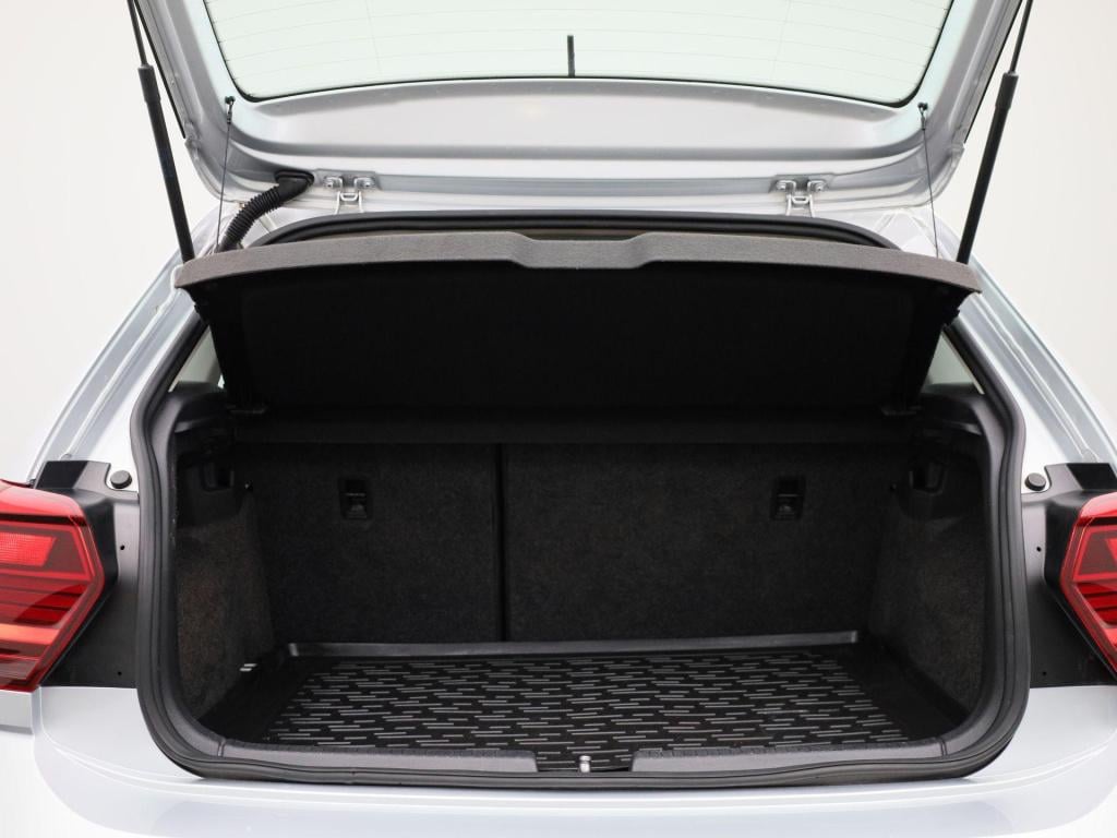 Volkswagen Polo 1.0 tsi comfortline business | parkeer sensoren | navigatie