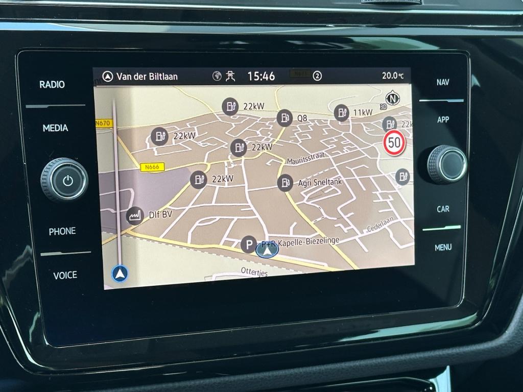 Volkswagen Touran 1.5 tsi 150pk dsg r-line highline | led | trekhaak | dode