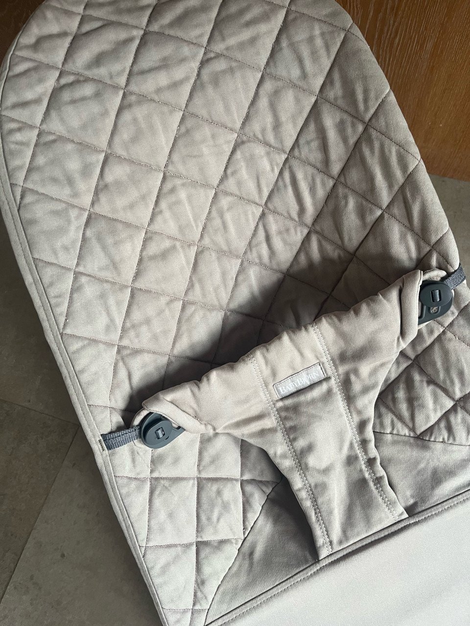Wipstoel baby bjorn beige