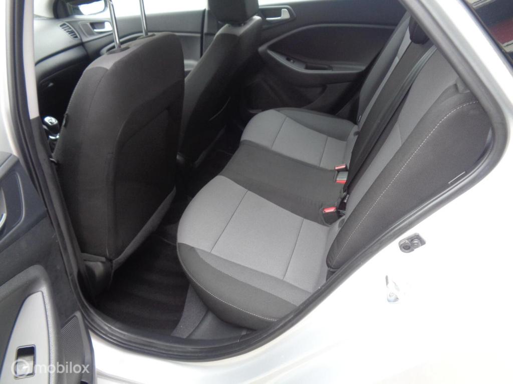 Hyundai I 20 1.0 t-gdi comfort/airco/camera/pdc/1st eig/lm velgen/slechts 8