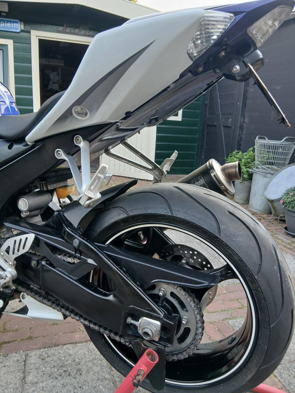 Suzuki gsx 1000 k5  gereserveerd