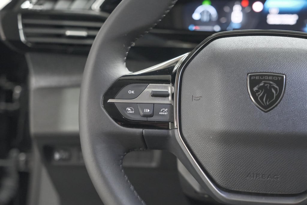 Peugeot 408 1.2 hybrid 136 e-dsc6 allure | 360 camera | navigatie | parkeer