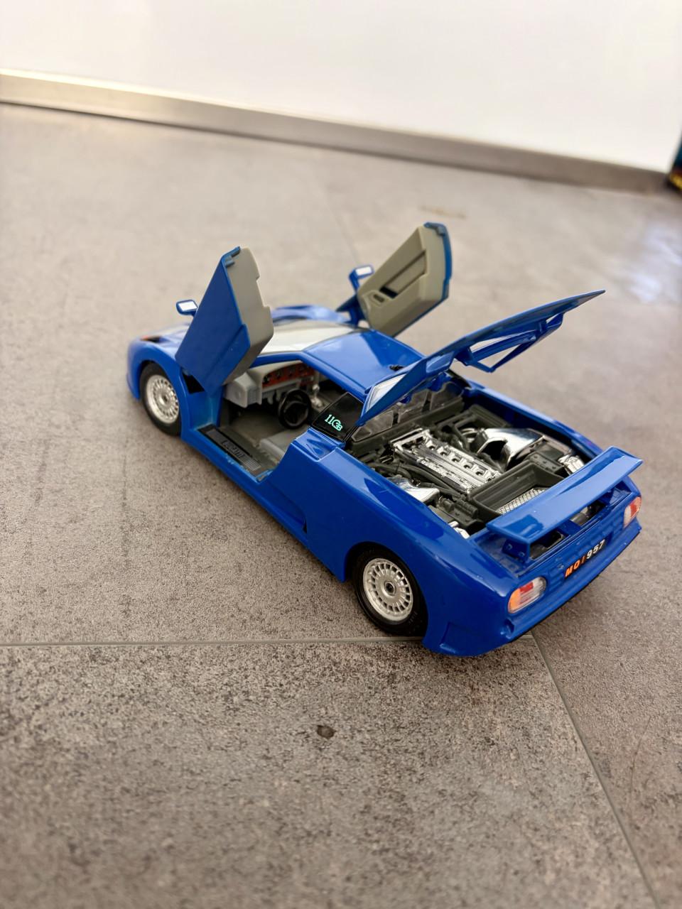 Bburago Bugatti EB110 1:24