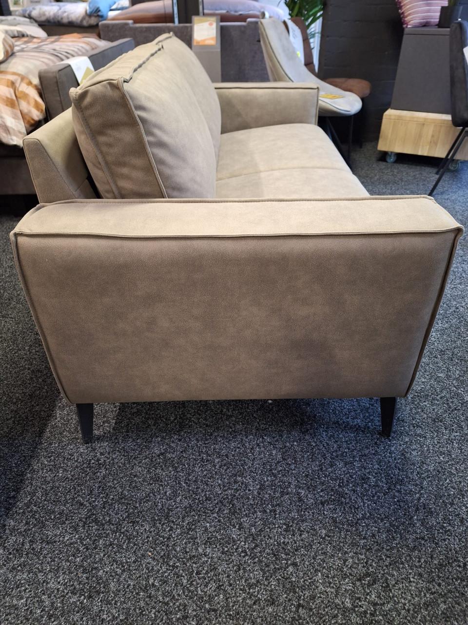 2-Zits Bank Hjort Knudsen