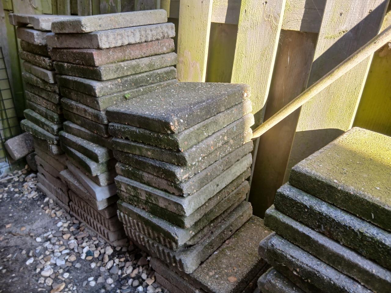 130 stoeptegels 30x30 GRATIS