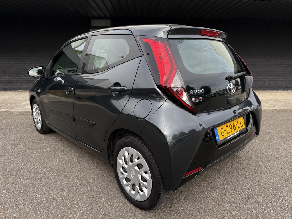 Toyota Aygo 1.0 vvt-i x-play - carplay - android auto -