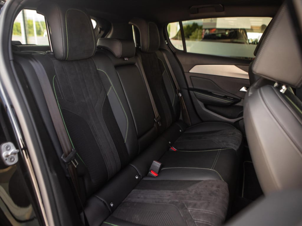 Peugeot 308 1.2 puretech 130pk gt automaat | panoramadak | acc | camera 360