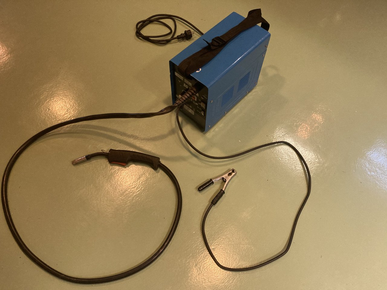 Lasapparaat MIG gevulde draad 220/230 Volt !  Geen gas nodig!
