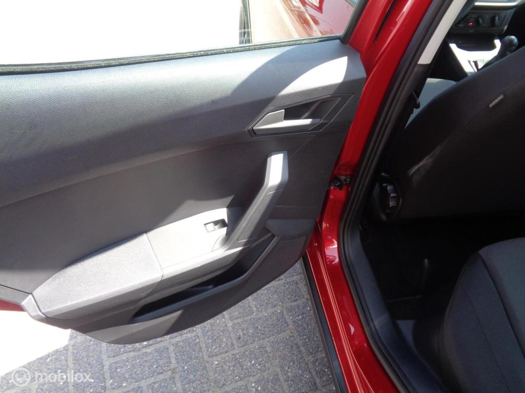 Seat Arona 1.0 tsi reference/airco/lm velgen/carplay/1st eig/slechts 79000k