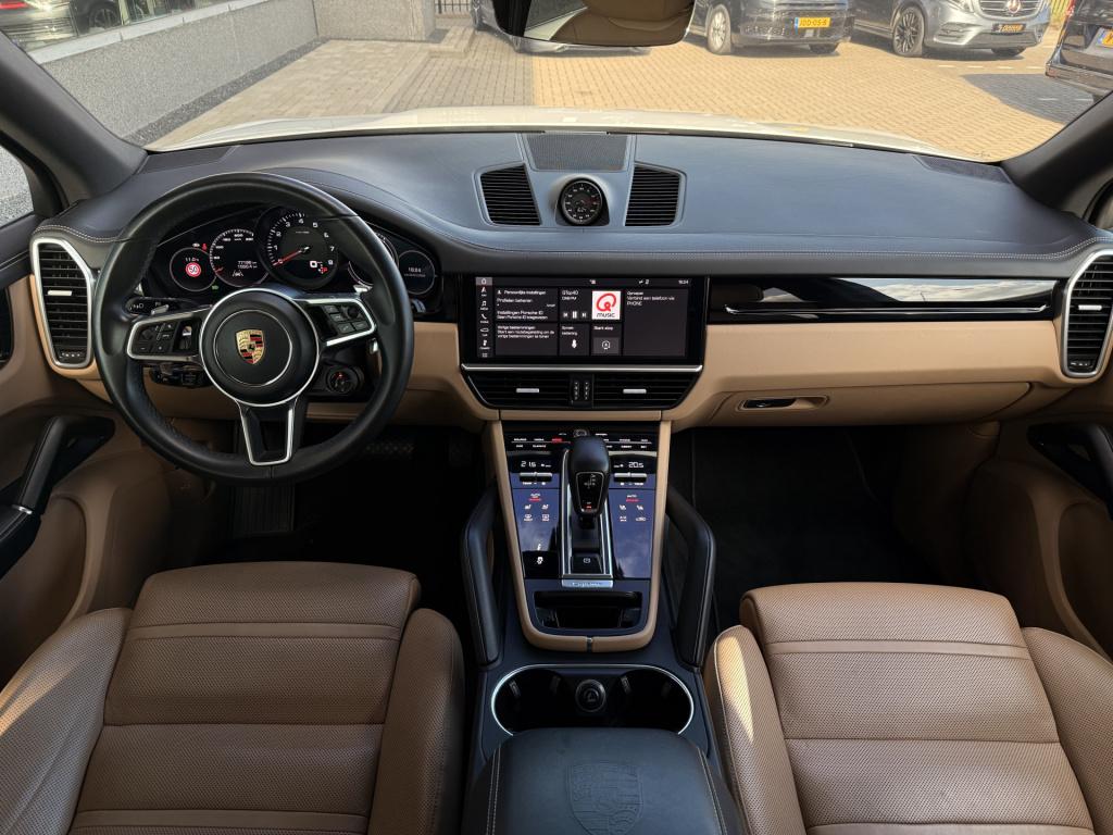 Porsche Cayenne 3.0 | sportdesign | pano | sportchrono | luchtvering | acc 