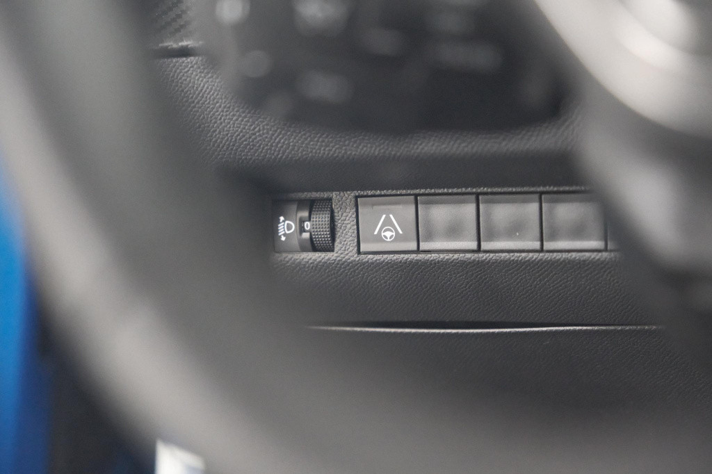 Peugeot 2008 puretech 130 eat8 allure | 360 camera | dodehoekdetectie | ada