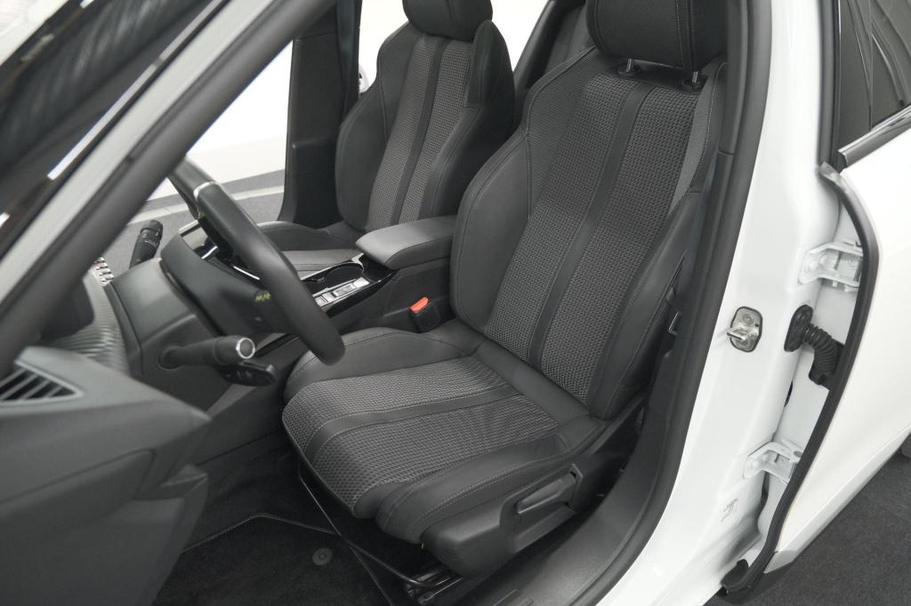 Peugeot 2008 puretech 130 gt | elektrisch panoramadak | camera | dodehoekde
