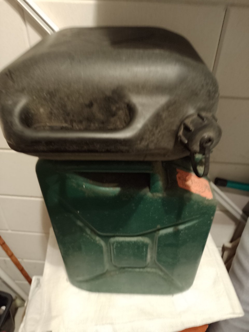 Jerykan 20 ltr + tankje 5 ltr