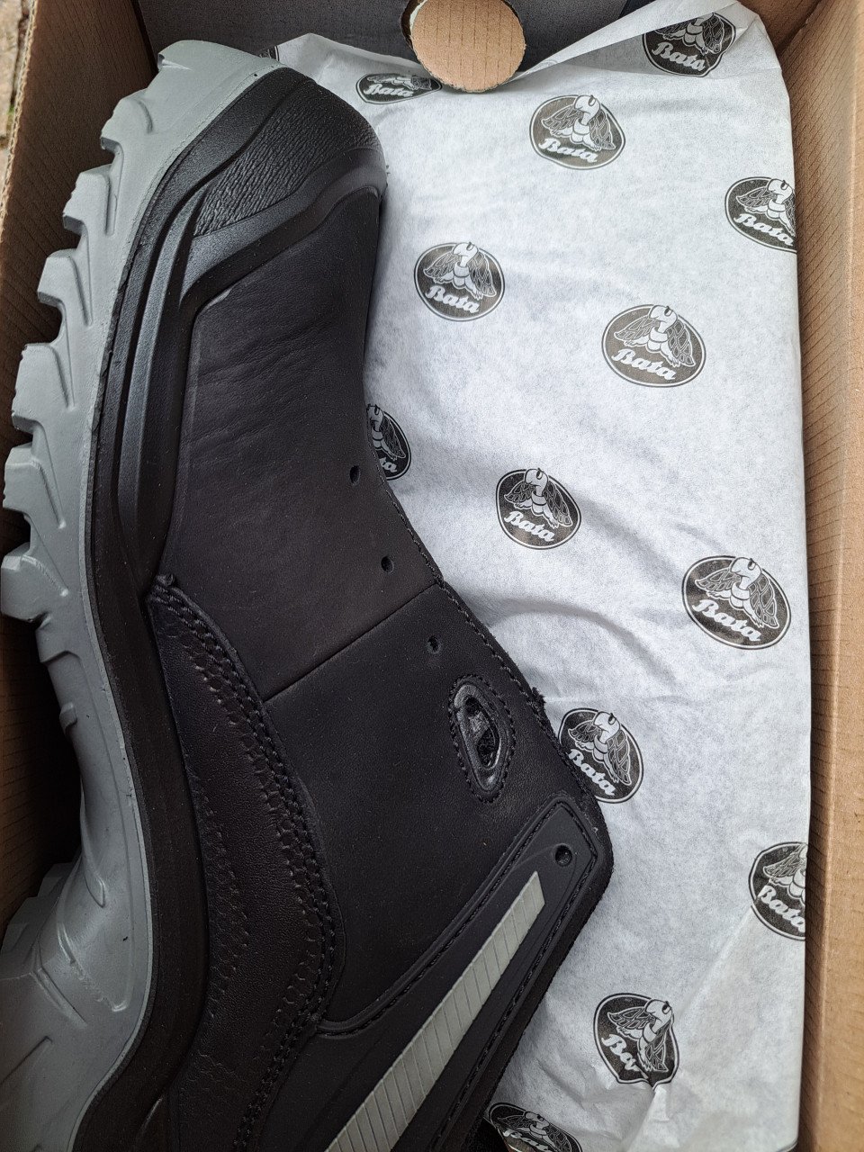 Bata werkschoenen nieuw 44