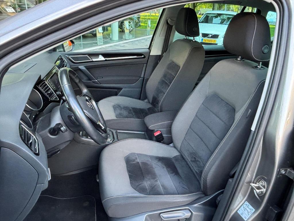 Volkswagen Golf Sportsvan 1.4 tsi 125pk dsg highline| trekhaak| navi|cruise