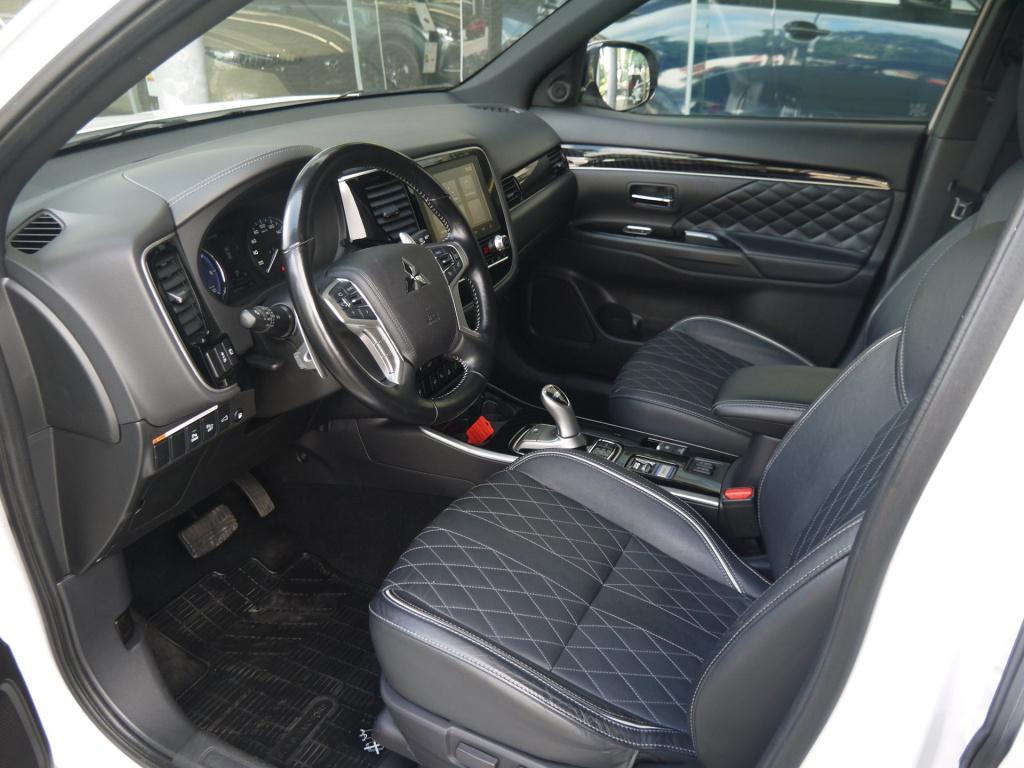 Mitsubishi Outlander 2.4 phev instyle|trekhaak|rijklaar