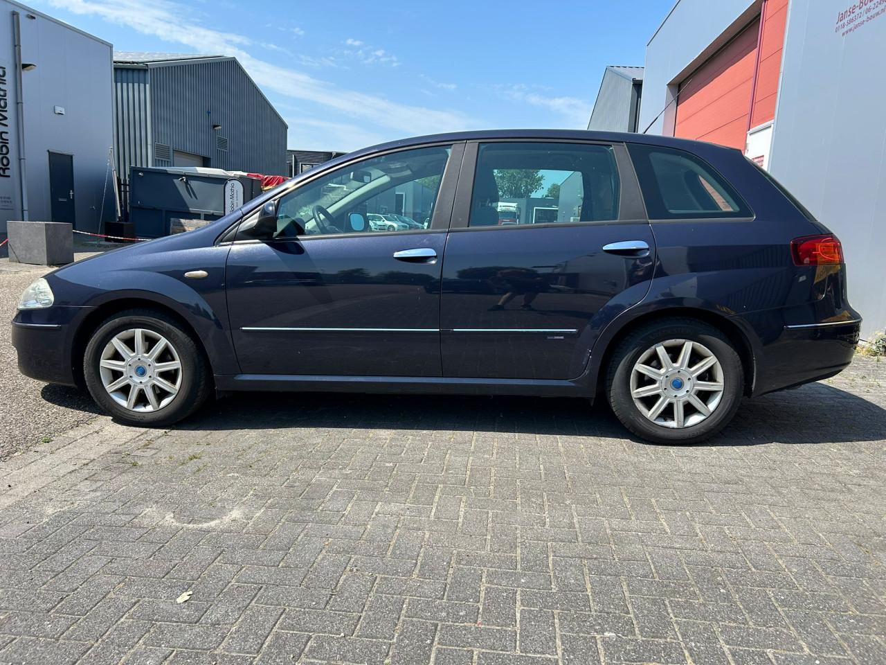 Fiat Croma 2.2- 16V Dynamic TOP AUTO/ Airco/ Cruise/ Alarm
