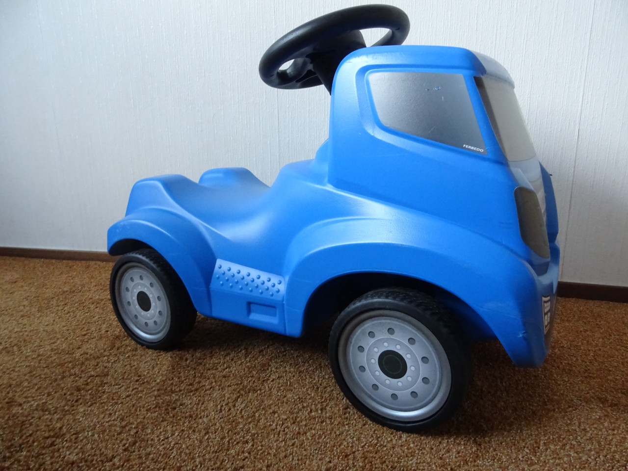 Vrachtauto met kar om zelf op te rijden