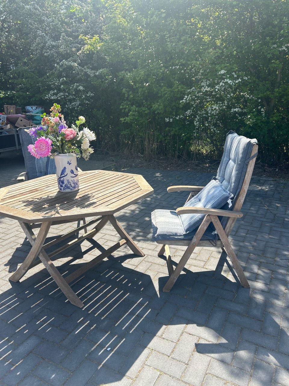 Te koop:Teakhouten tuinset een8 hoekige tafel + 2 verstelbare relaxstoelen