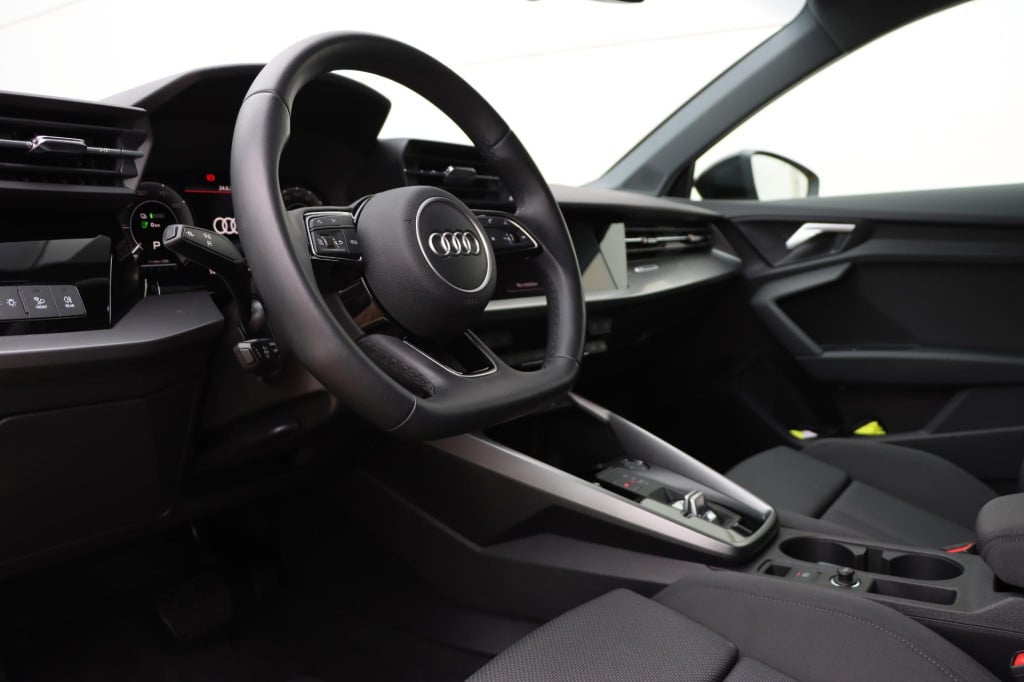 Audi A3 sportback 40 tfsi e s edition 204pk s-tronic