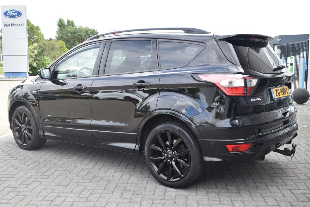 Ford Kuga 1.5 ecoboost st line | automaat | panoramadak | climate control |