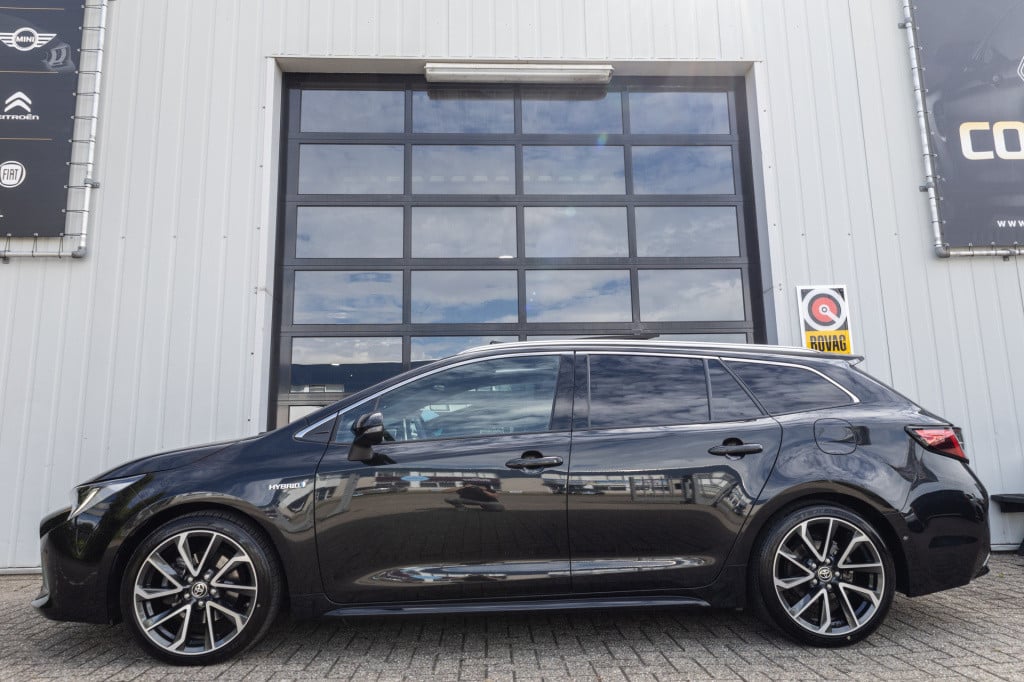 Toyota Corolla Touring Sports 2.0 hybrid executive ✅cam✅hud✅pano✅leder