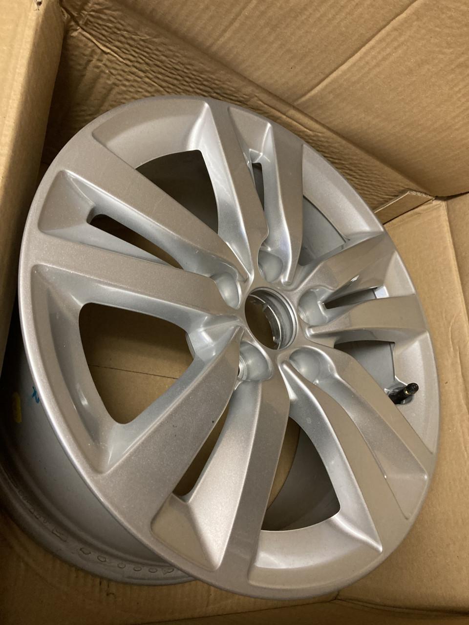 Nieuwe 16 inch Peugeot LM velgen