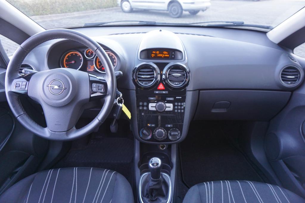 Opel Corsa 1.4-16v '111' edition airco / cruise / elektr. ramen / trekhaak