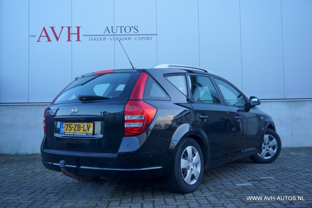 Kia Cee'd sporty wagon 1.4 x-tra