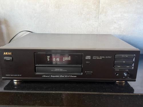 CD Player Akai CD-27