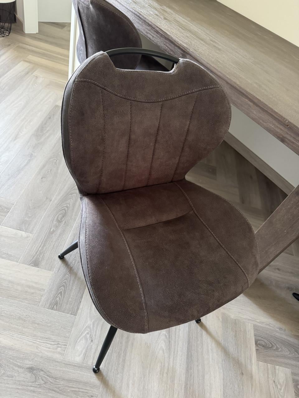 Eettafel met evt 4 stoelen