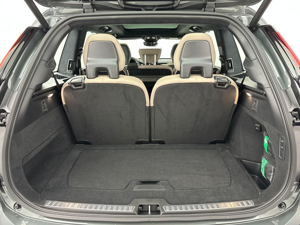 Volvo XC90 ultra bright recharge plug-in hybrid awd