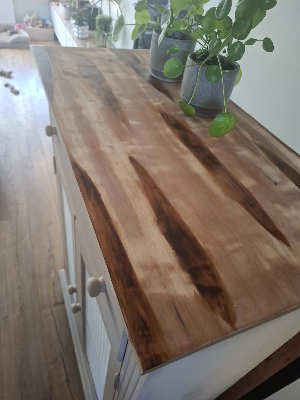 Taupe meidenkast