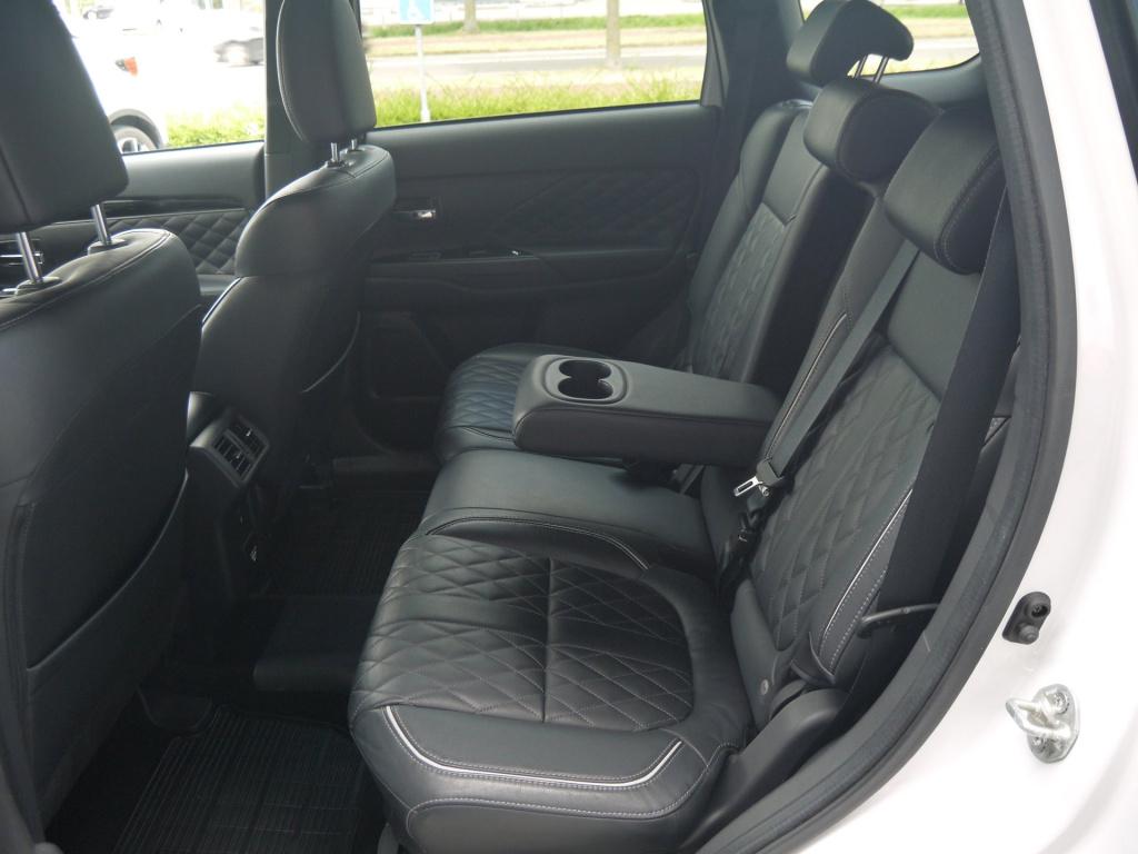 Mitsubishi Outlander 2.4 phev instyle|trekhaak|rijklaar