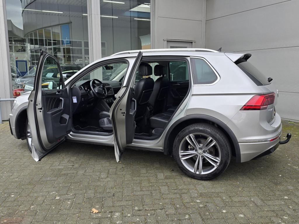 Volkswagen Tiguan 1.4 tsi 4motion highline r-line 1800kg/leder/digital/r-li