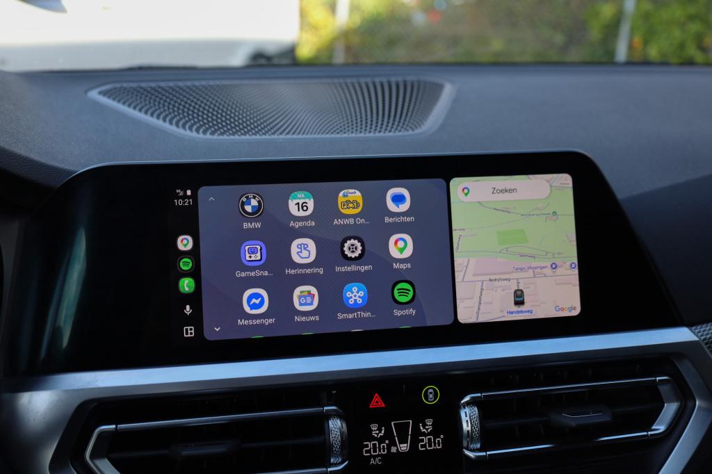 BMW 3-serie touring 330e m sport cam i trekhaak i acc i 292pk