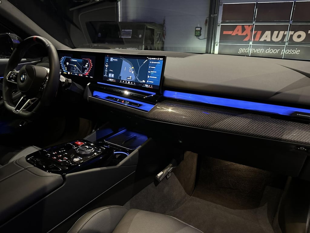 BMW M5 5-serie touring *keramisch*pano*bowers&wilkins*nl*