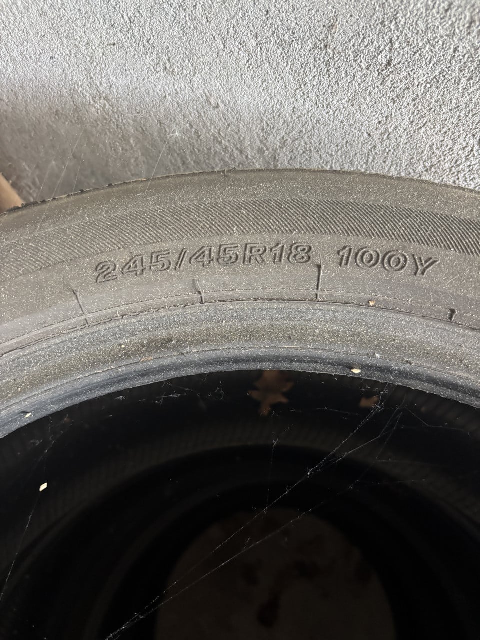 Bridgestone 245/45R18 100Y Zomerbanden (4 stuks)