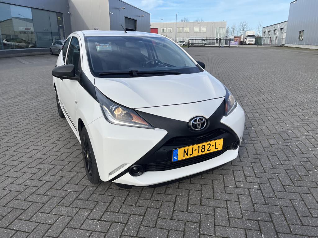 Toyota Aygo 1.0 vvt-i x-now