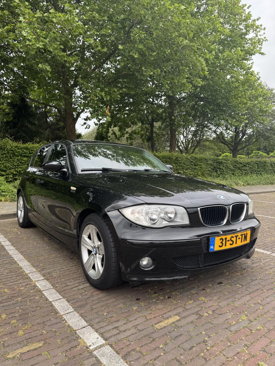 BMW 1-Serie 116I 2006 Zwart