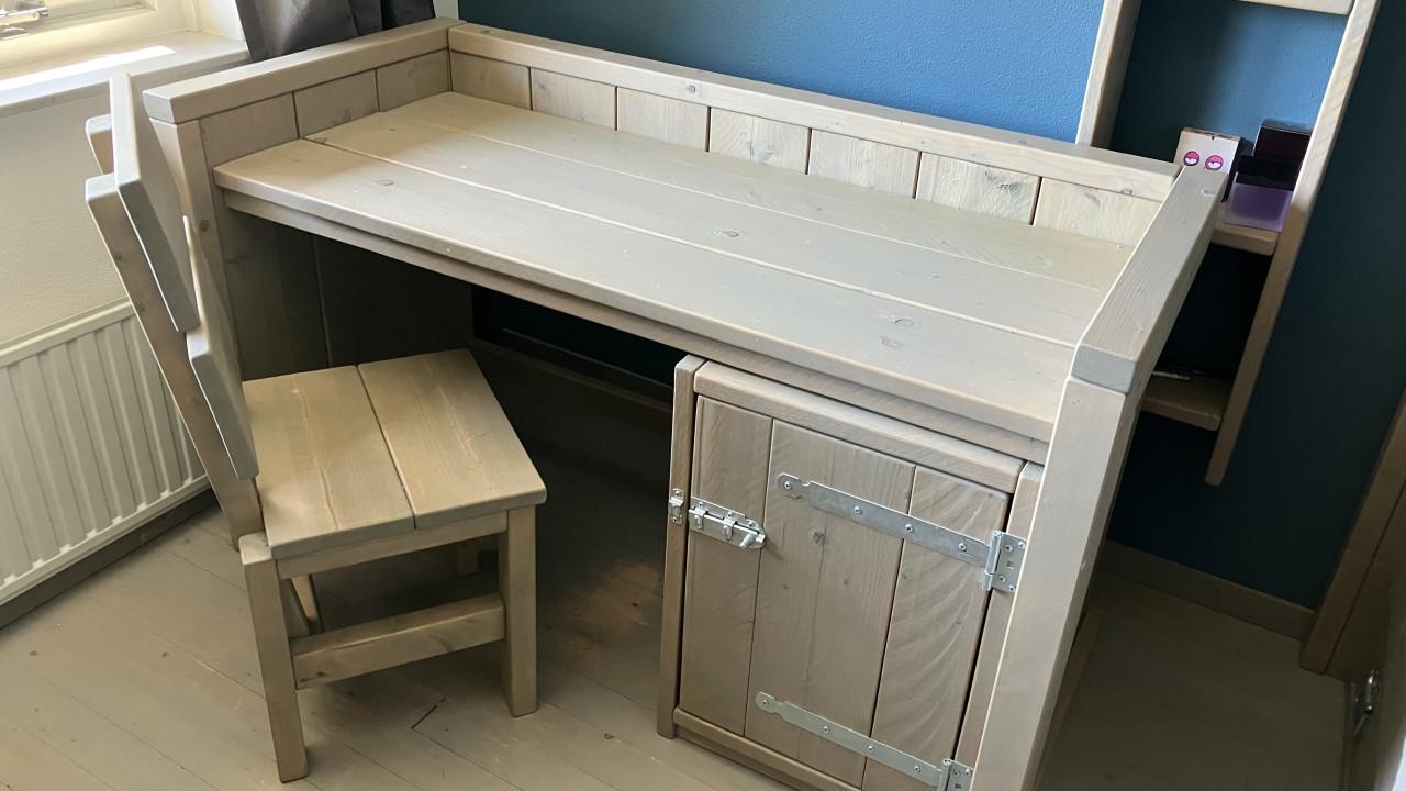 Bureau steigerhout